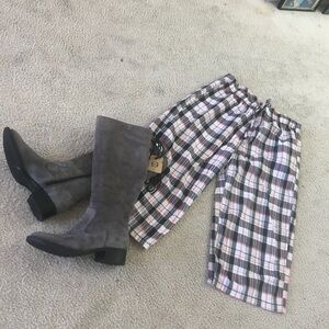WHITE STAG/BLACK, WHITE & RED PLAID CRINKLE CAPRIS